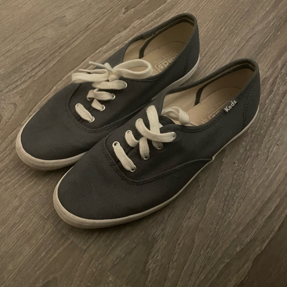 Keds 6.5 women's slip on shoes with soft foam sole cushion
